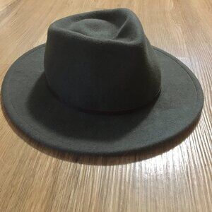 Yellow 108 100% wool Hat Small
